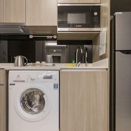 Sukhumvit Asok Modern Suite Bangkok Esterno foto