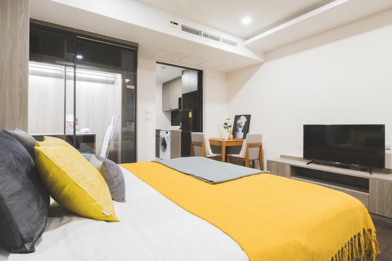 Sukhumvit Asok Modern Suite Bangkok Esterno foto