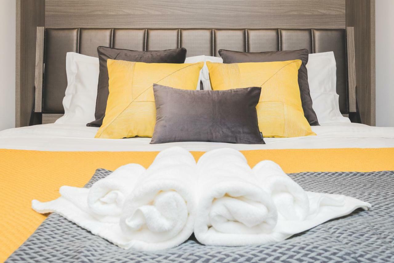 Sukhumvit Asok Modern Suite Bangkok Esterno foto