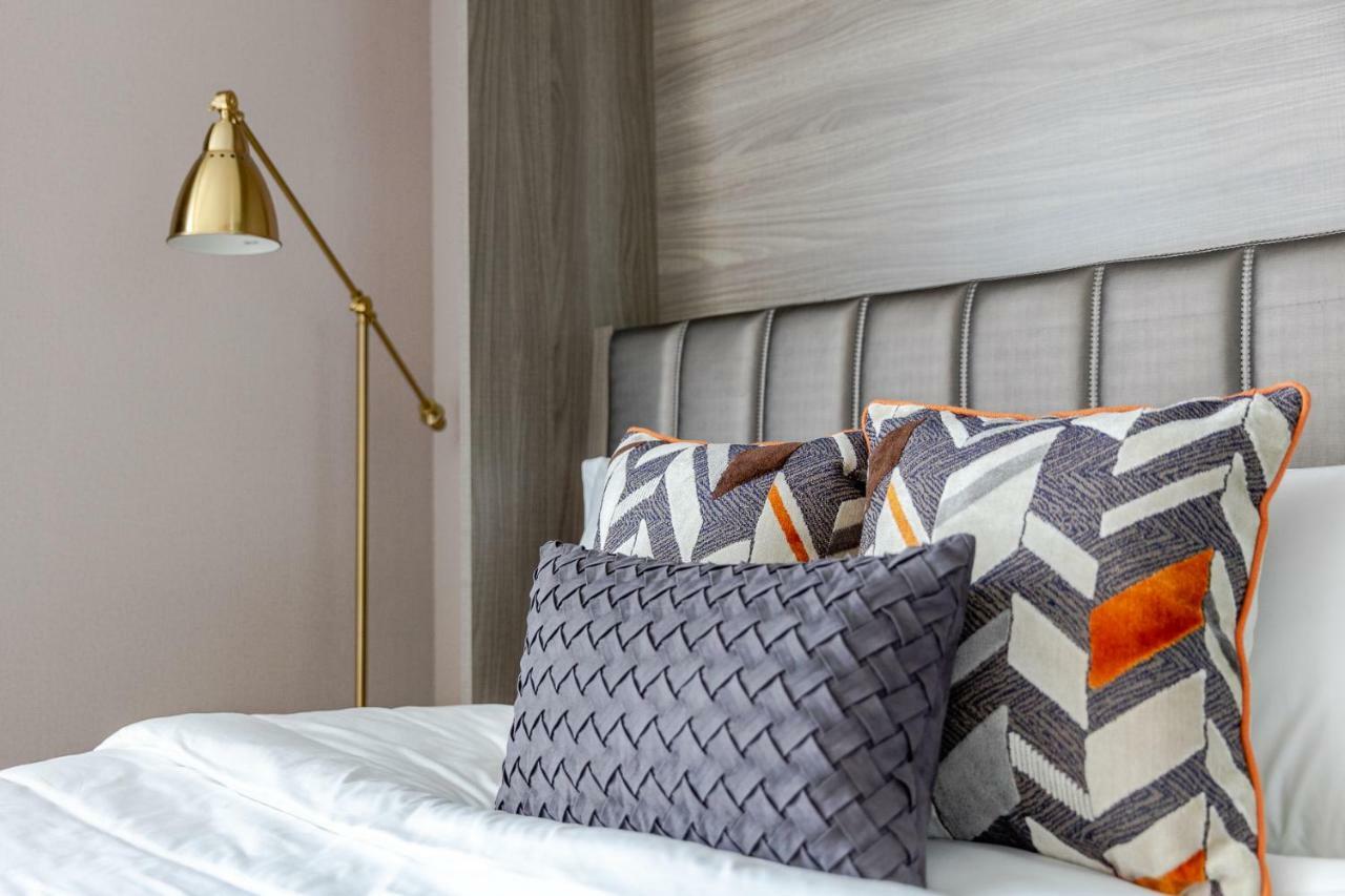 Sukhumvit Asok Modern Suite Bangkok Esterno foto