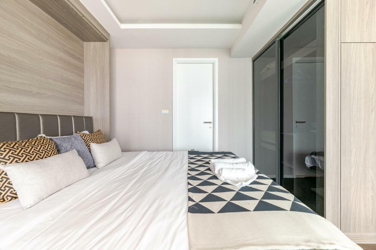 Sukhumvit Asok Modern Suite Bangkok Esterno foto