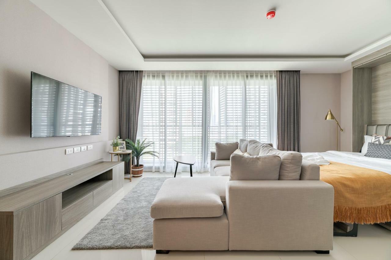 Sukhumvit Asok Modern Suite Bangkok Esterno foto