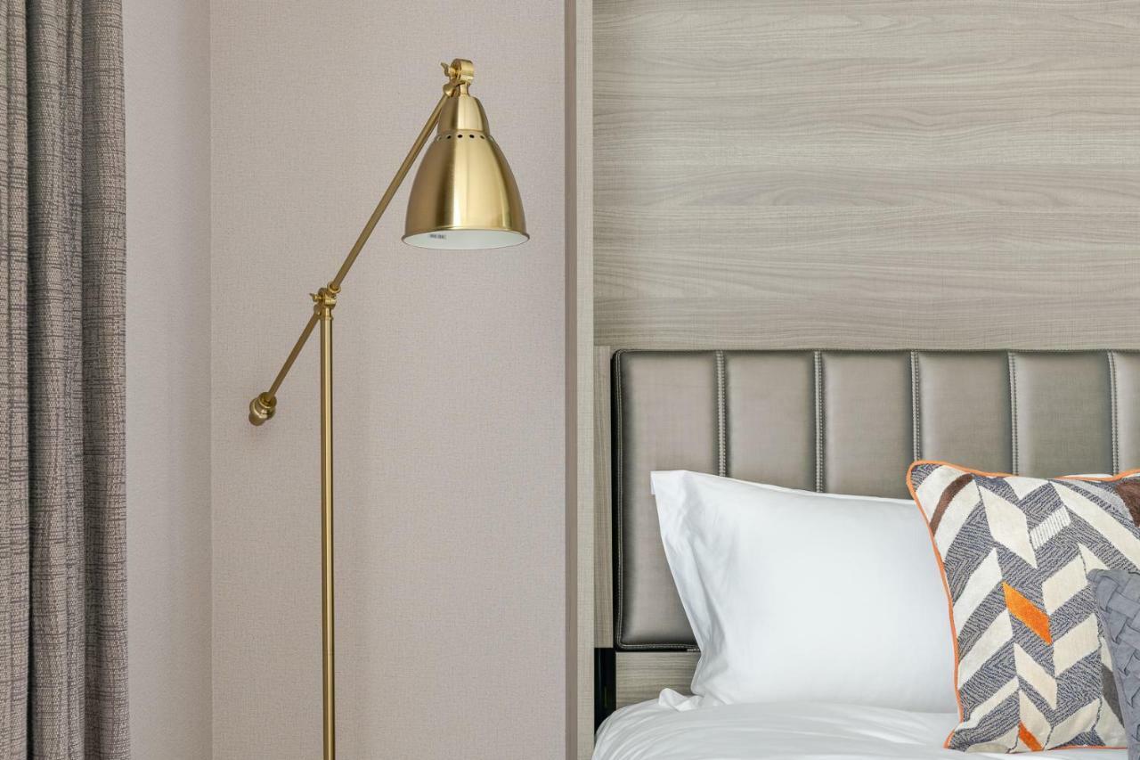 Sukhumvit Asok Modern Suite Bangkok Esterno foto