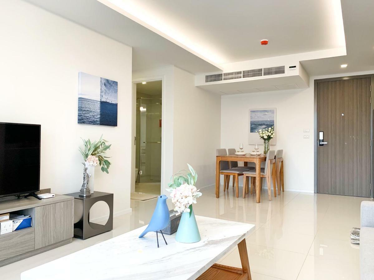 Sukhumvit Asok Modern Suite Bangkok Esterno foto