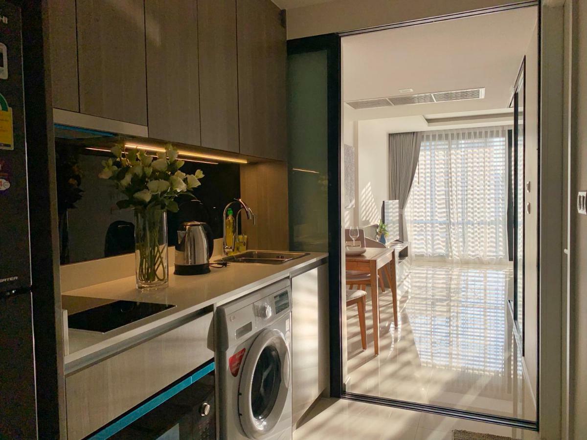 Sukhumvit Asok Modern Suite Bangkok Esterno foto