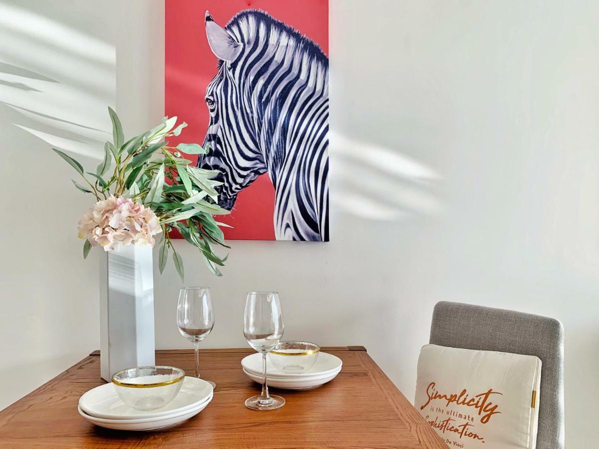 Sukhumvit Asok Modern Suite Bangkok Esterno foto